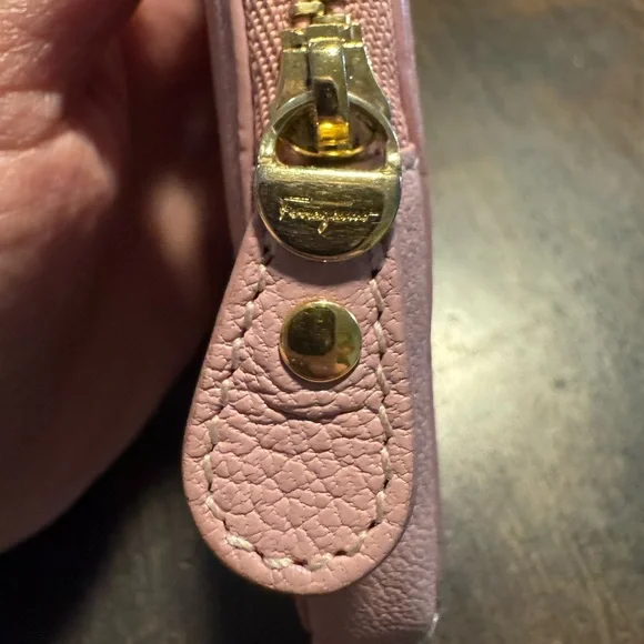 Ferragamo pink heart coin purse - Picture 6 of 8